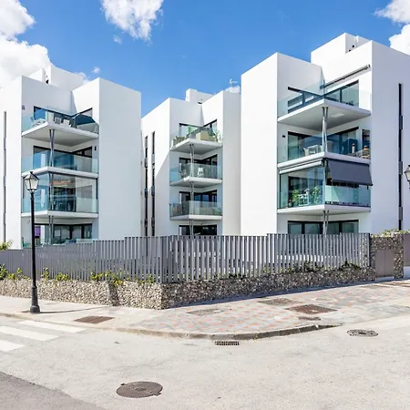 Bright & Modern Pacos Retreat - 3 Bedroom - Pass The Keys 푸엔히롤라