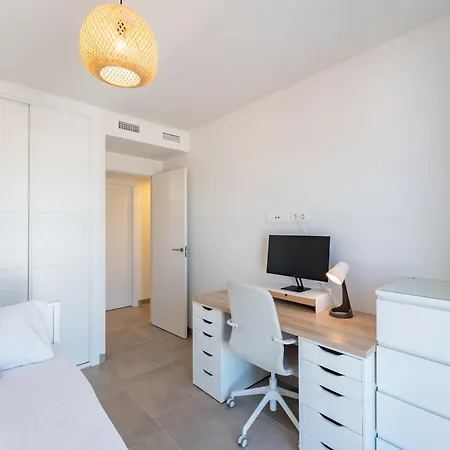 Bright & Modern Pacos Retreat - 3 Bedroom - Pass The Keys 푸엔히롤라