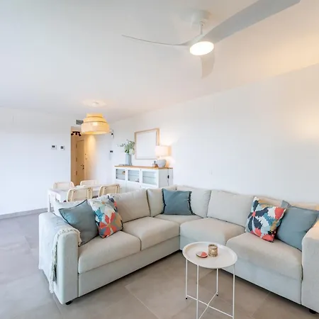 Bright & Modern Pacos Retreat - 3 Bedroom - Pass The Keys 아파트